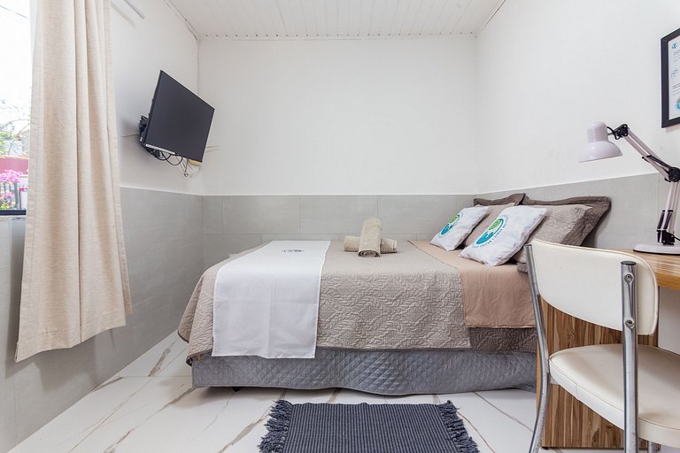 Beautiful Downtown Apartment 10 Minutes from Rua das Pedras