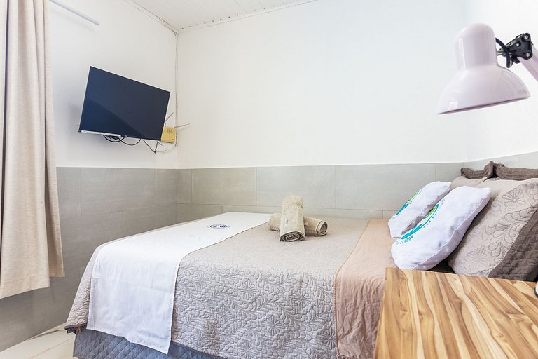 Beautiful Downtown Apartment 10 Minutes from Rua das Pedras